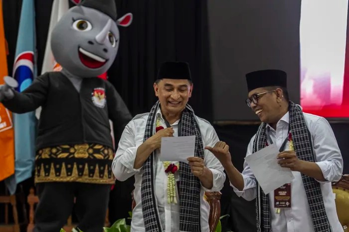 Terima dokumen b 1 kwk pks andra soni dimyati siap daftar ke kpu